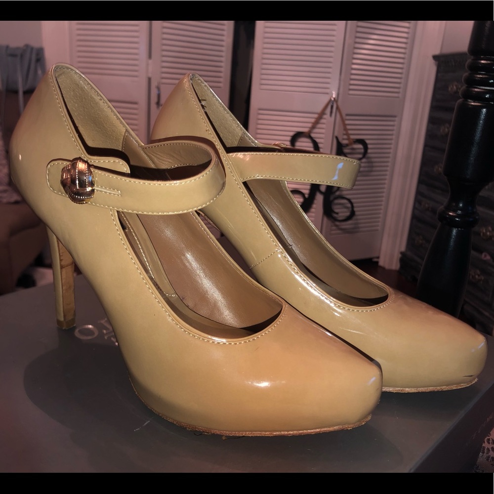 Gorgeous Tan Heels